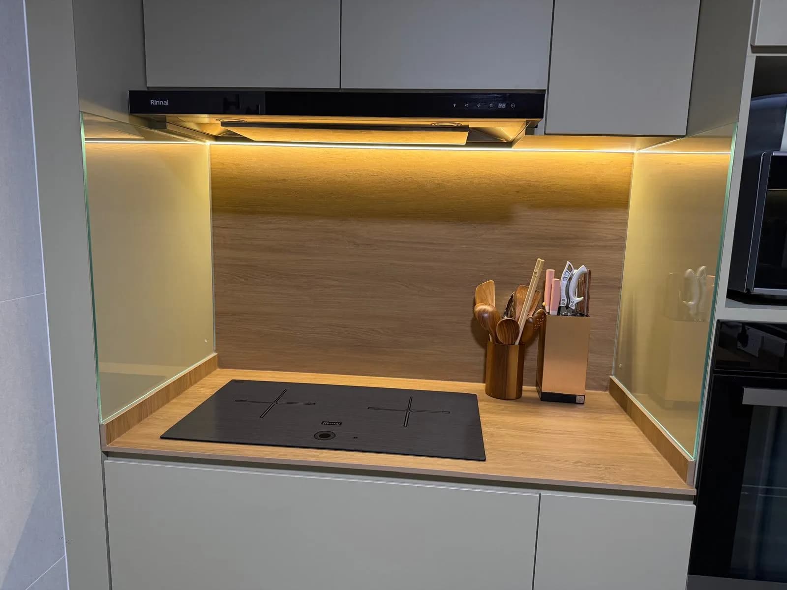 Kitchen & Interior Glass Singapore